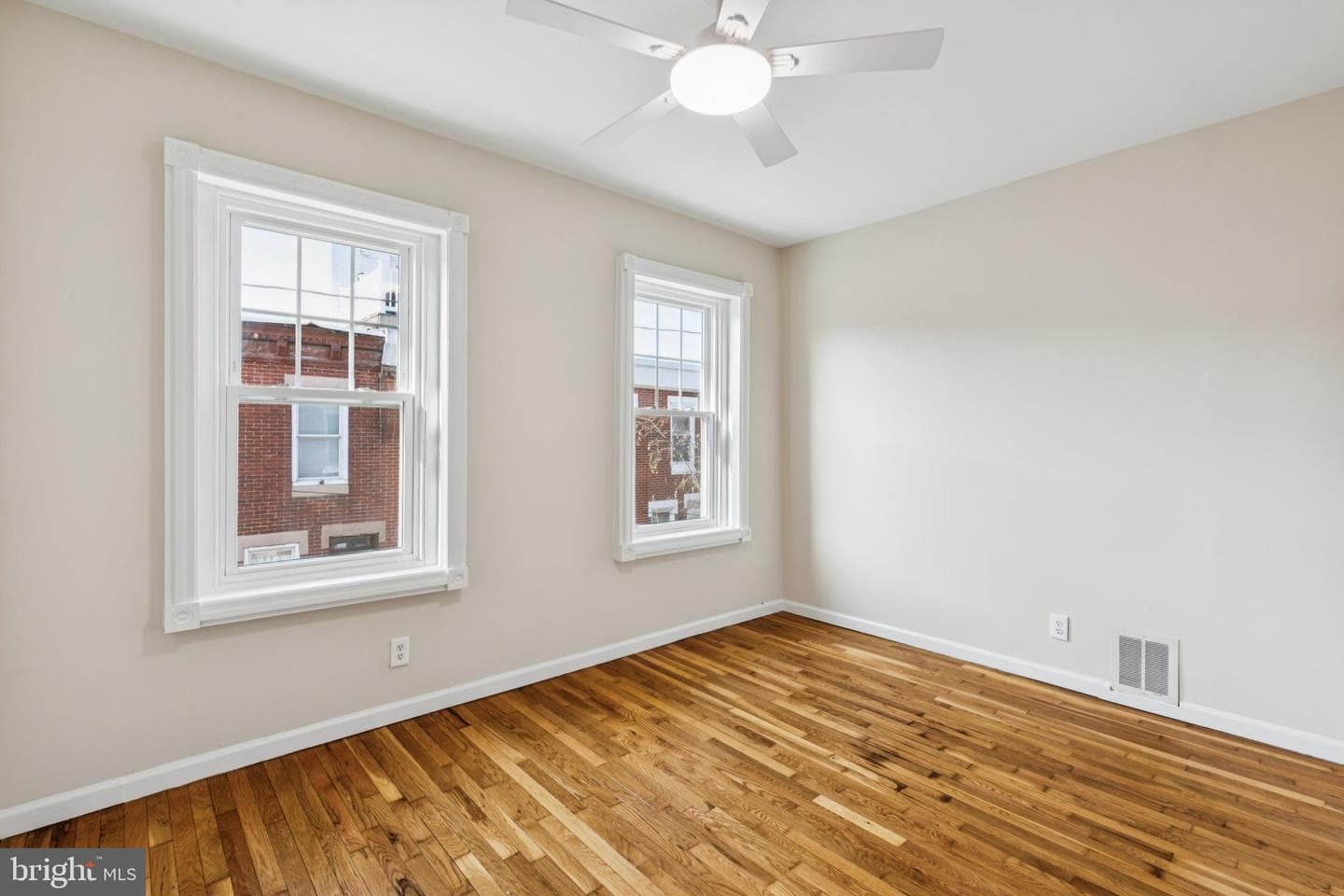 313 Daly Street photo 19