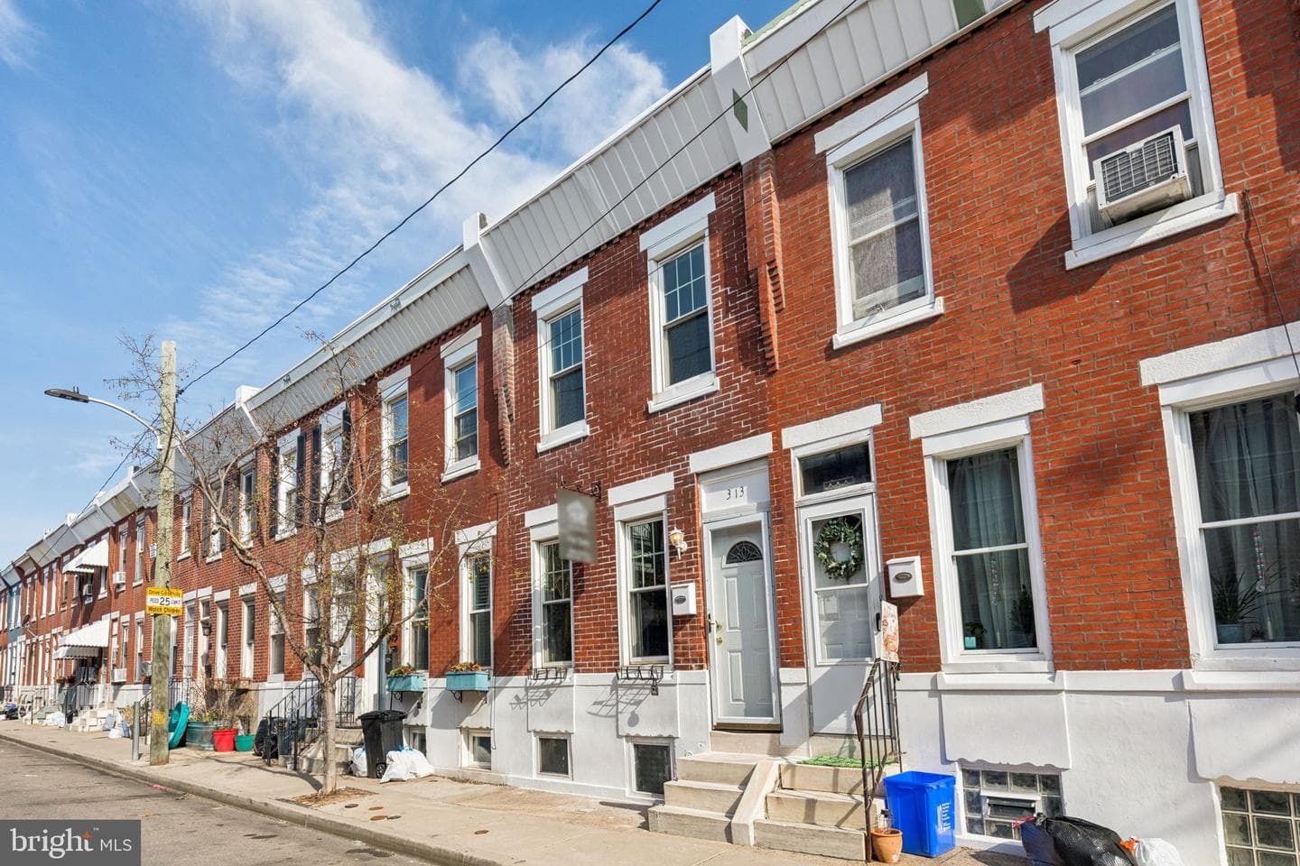 313 Daly Street photo 4