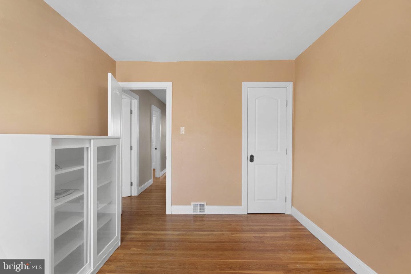 7847 Brous Avenue photo 14