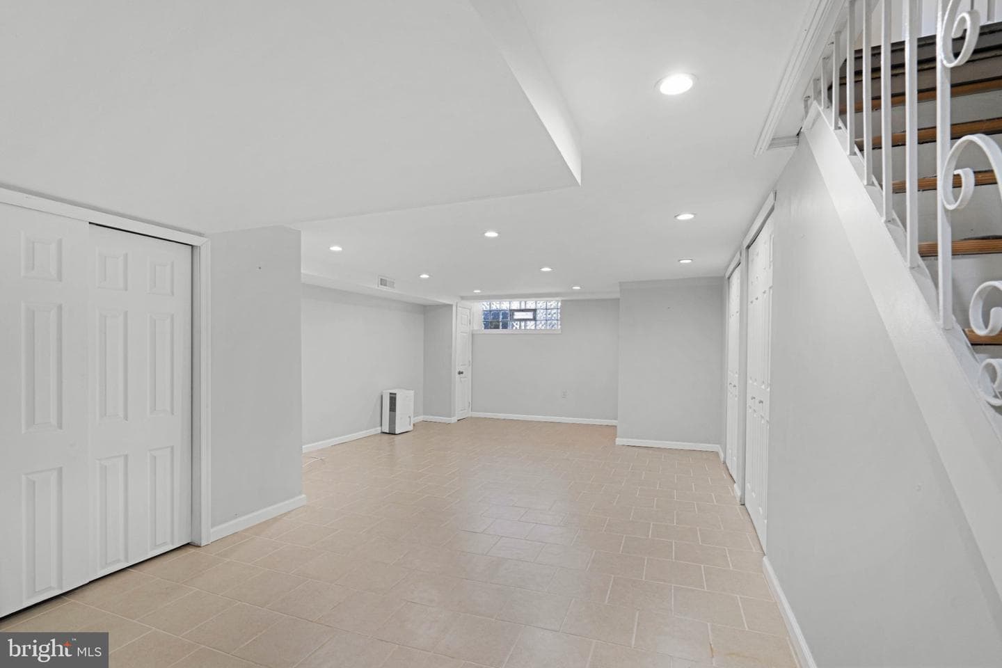 7847 Brous Avenue photo 18
