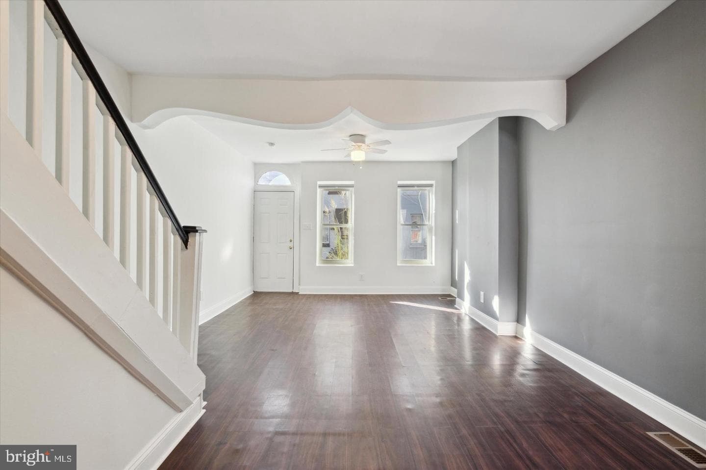 2431 W Seybert Street photo 6