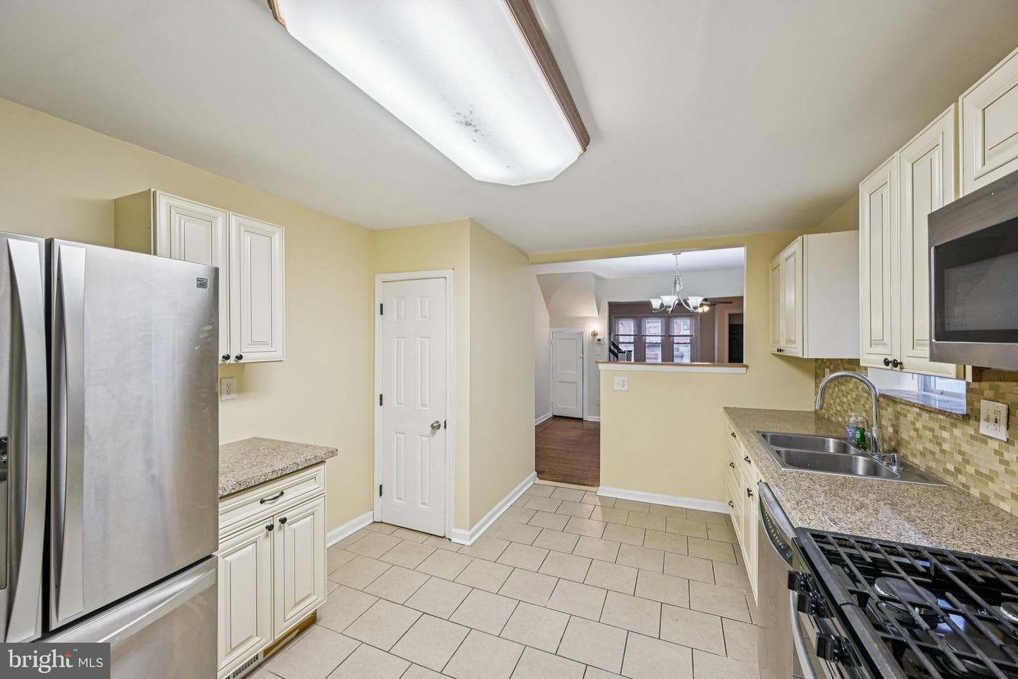 6231 Lansdowne Avenue photo 19