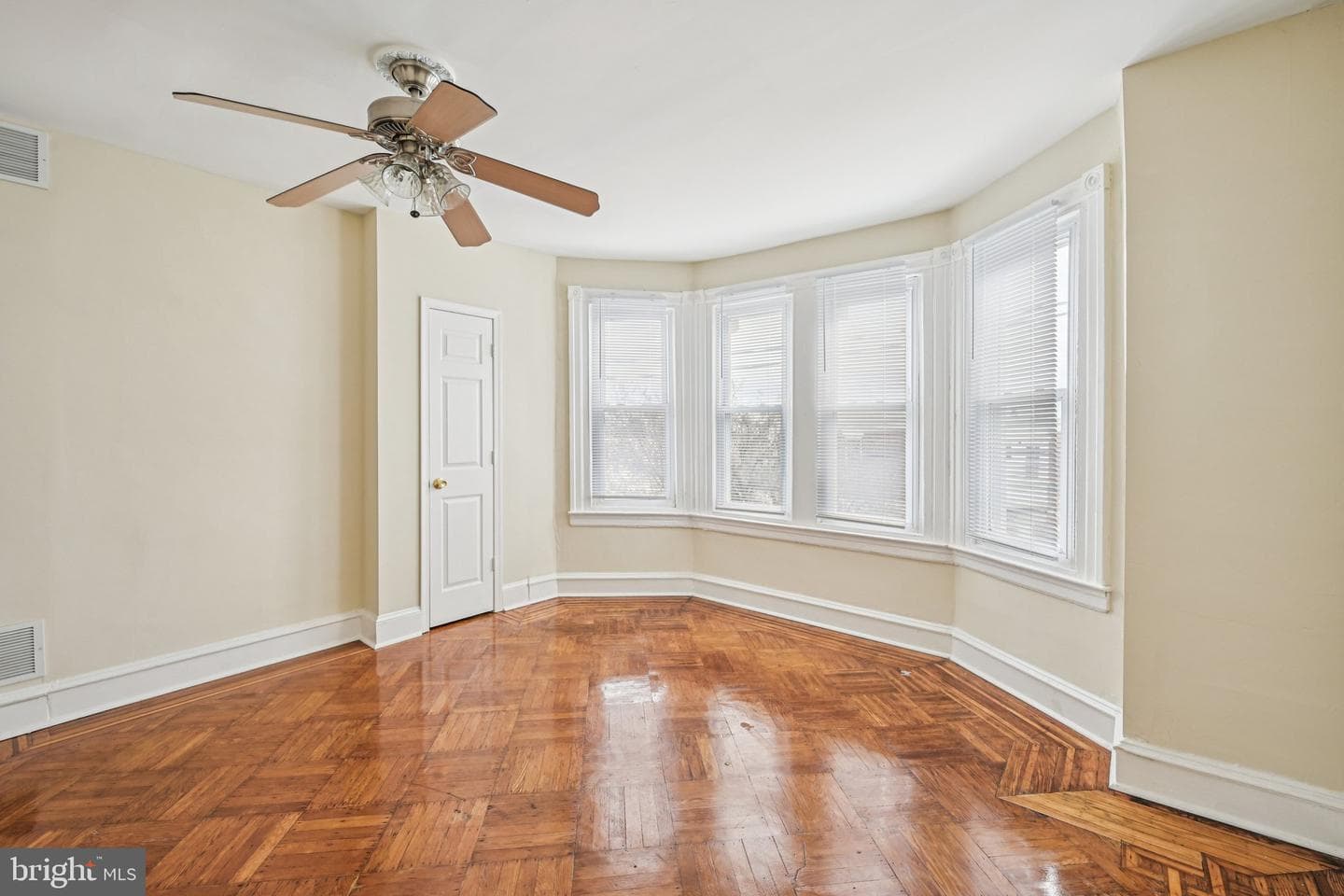 6231 Lansdowne Avenue photo 29