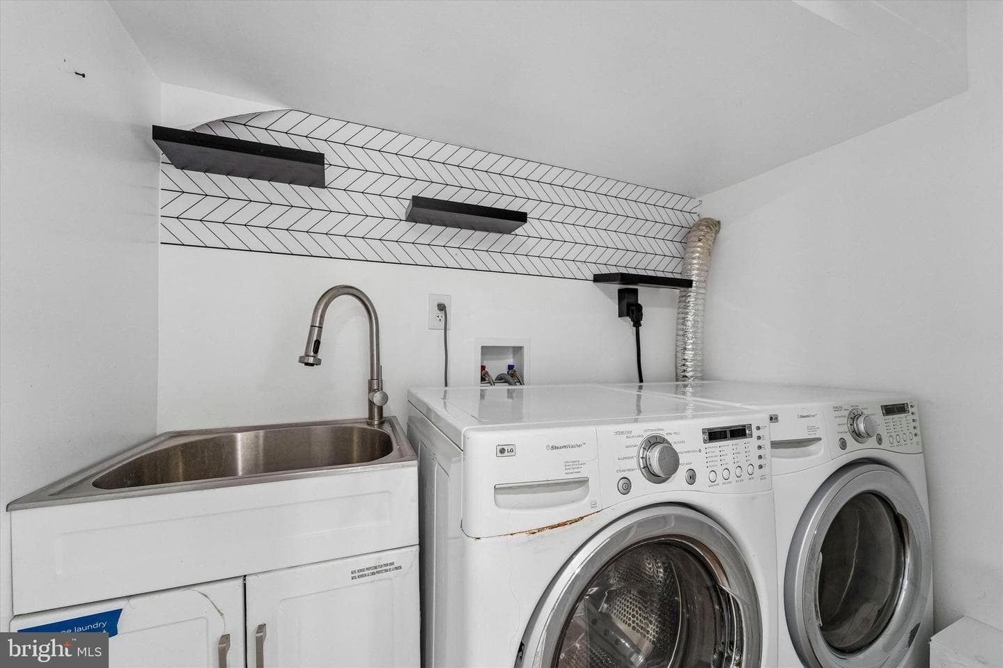 344 E Sheldon Street photo 26