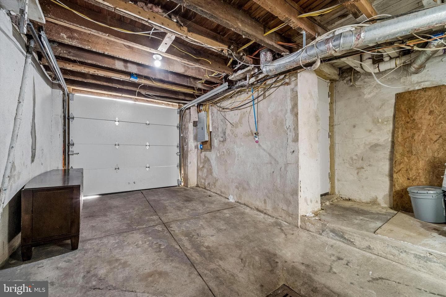 344 E Sheldon Street photo 27