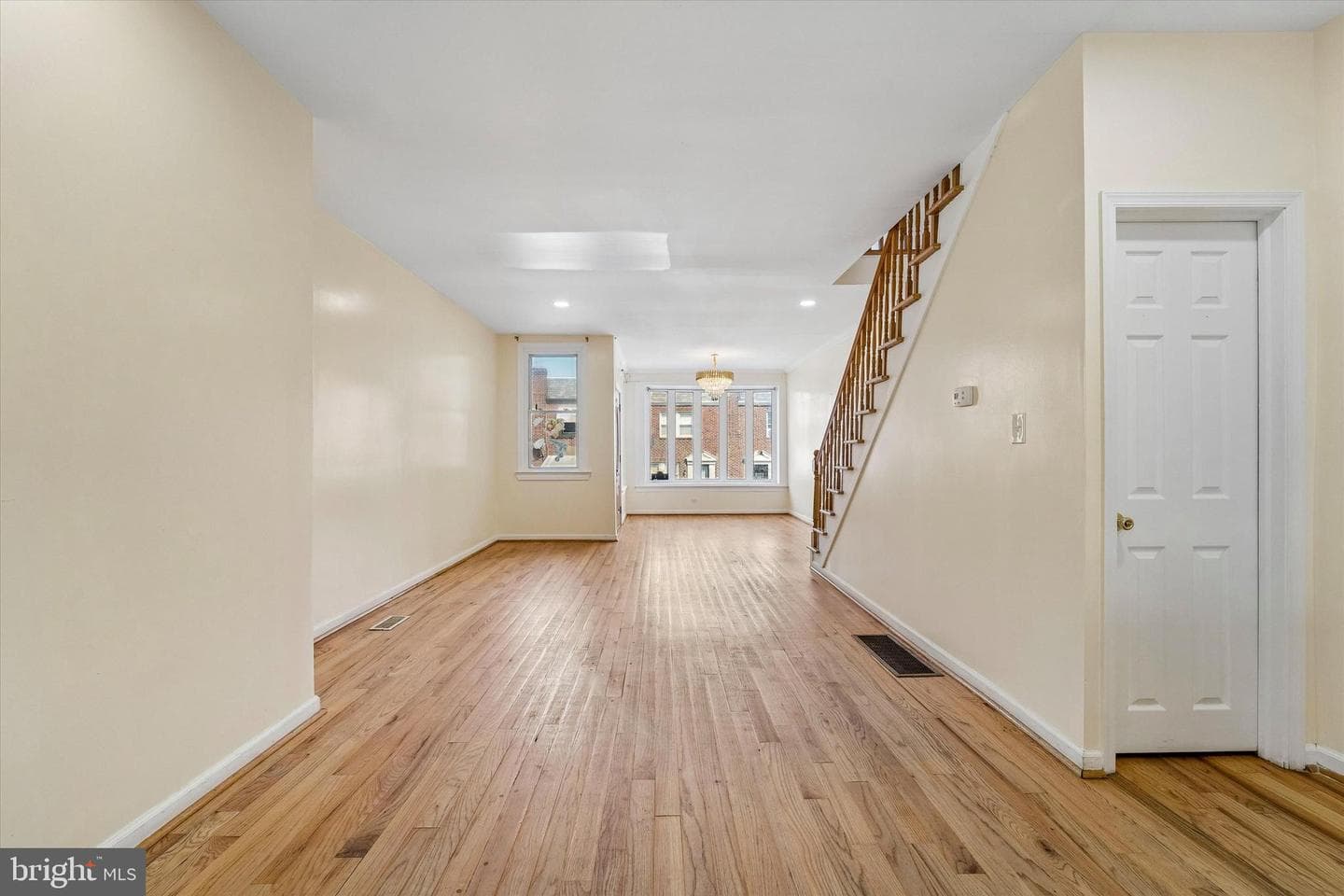 344 E Sheldon Street photo 9