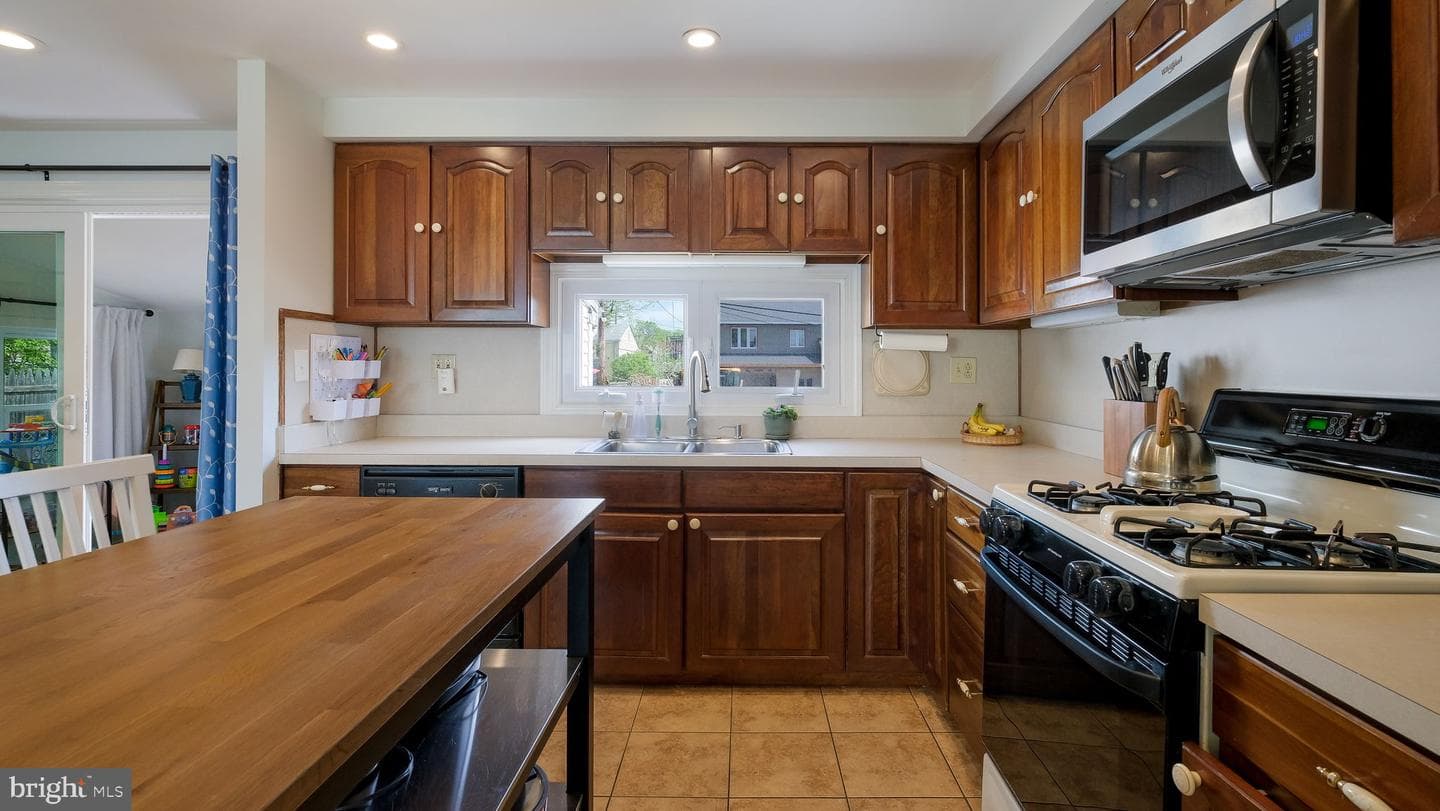823 Regina Street photo 13