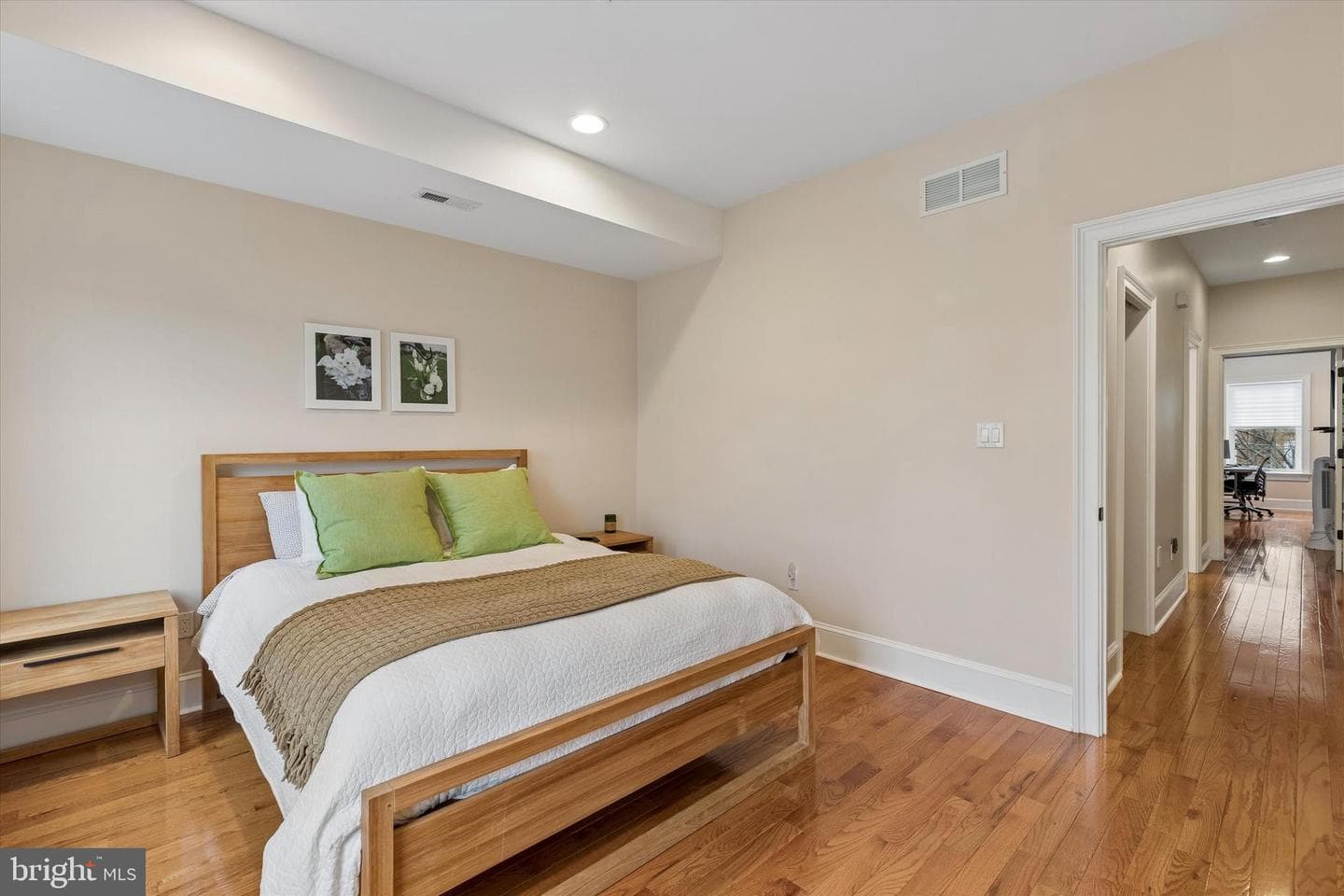 216 Wendover Street photo 20