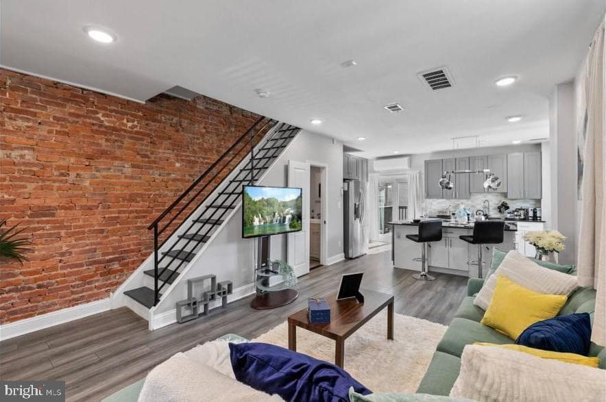 1449 S 32nd Street photo 4
