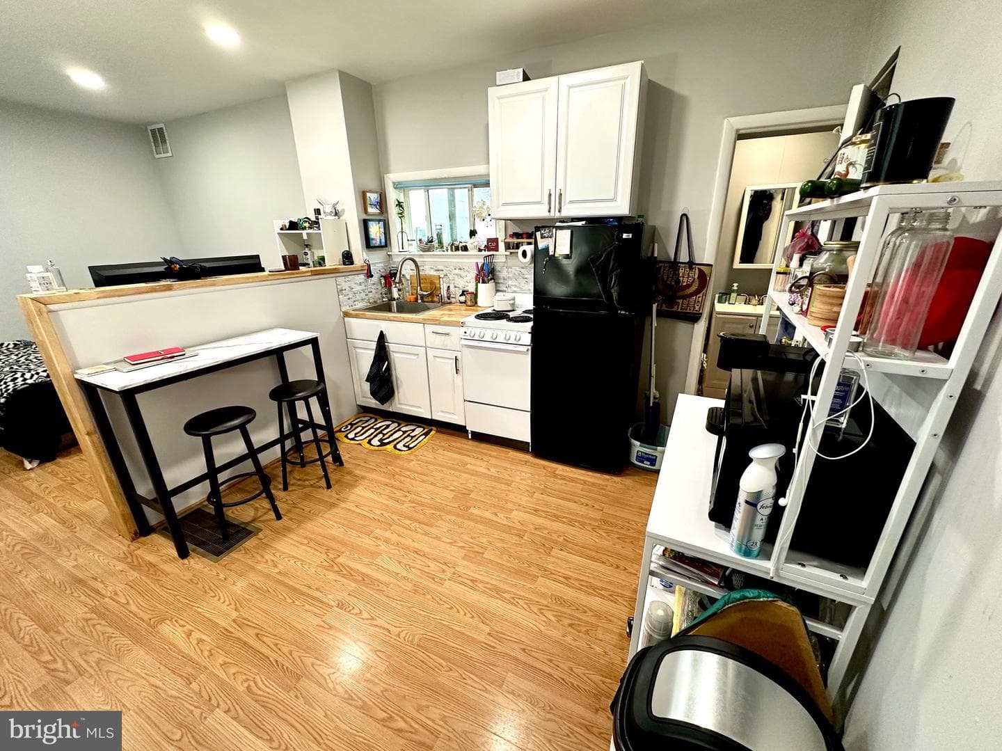 823 Christian Street photo 8