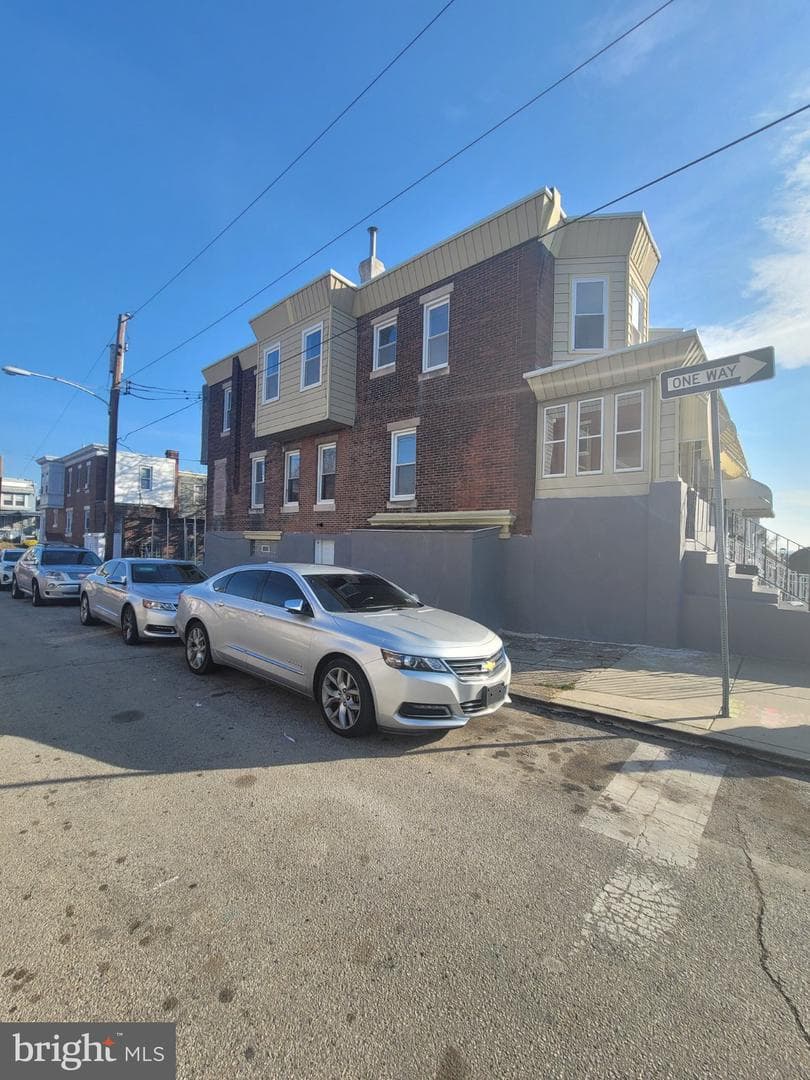 1663 N Redfield Street photo 27