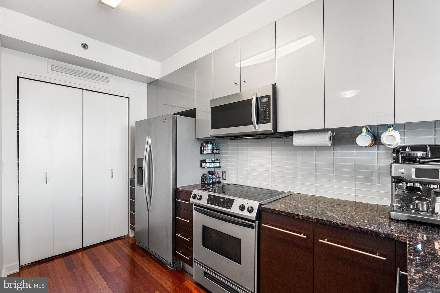 2101 Market Street #908 photo 8
