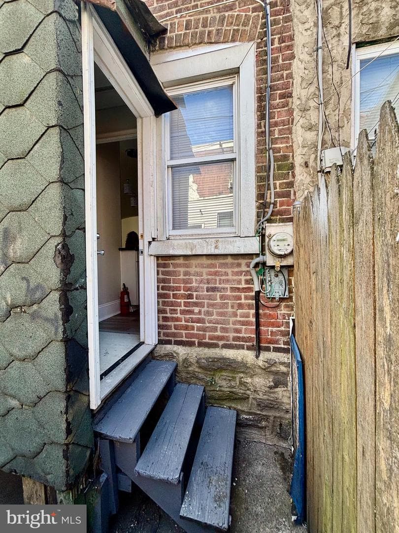 441 W Raymond Street photo 26
