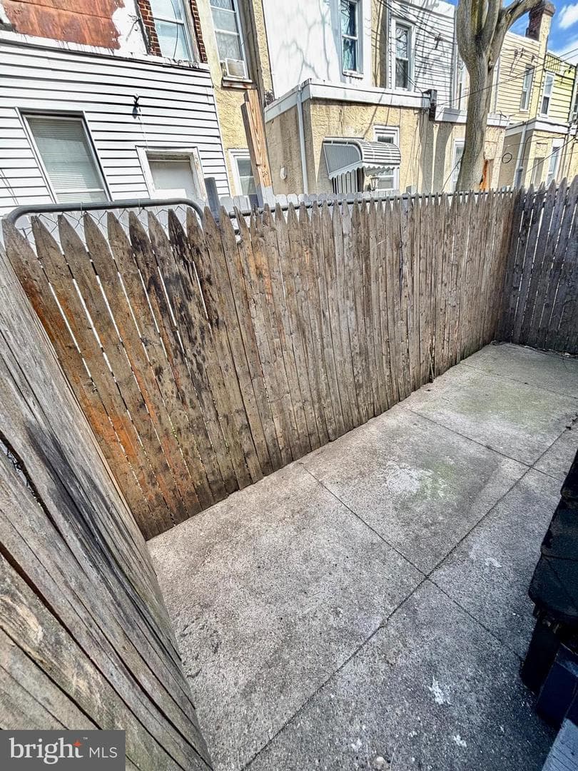 441 W Raymond Street photo 27