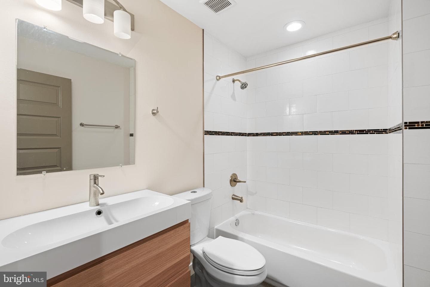 1625 Ogden Street #b photo 8