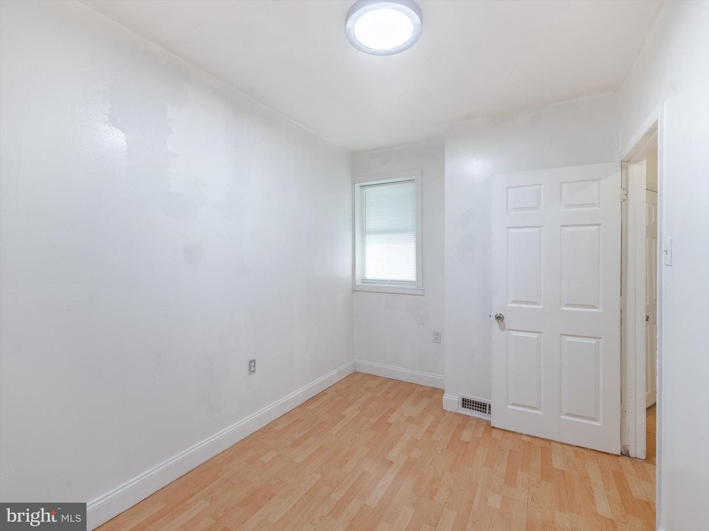 2442 S Sheridan Street photo 9