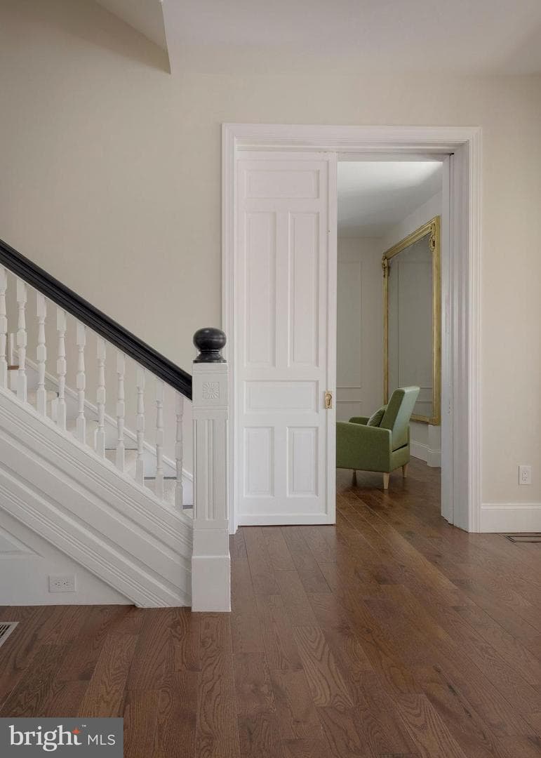 205 W Highland Avenue photo 10