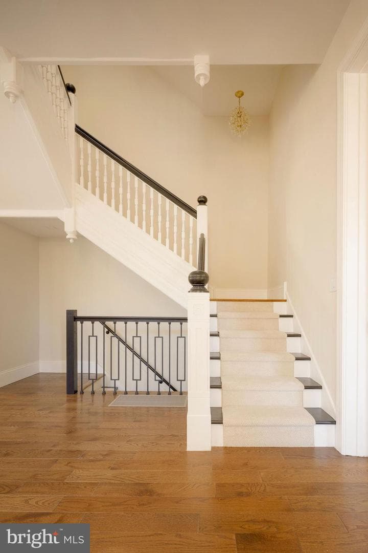 205 W Highland Avenue photo 11