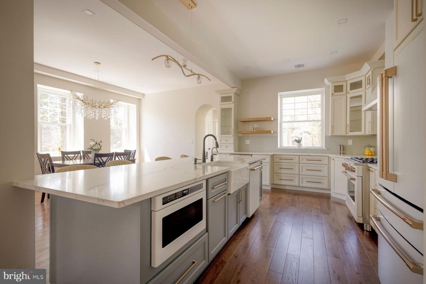 205 W Highland Avenue photo 17