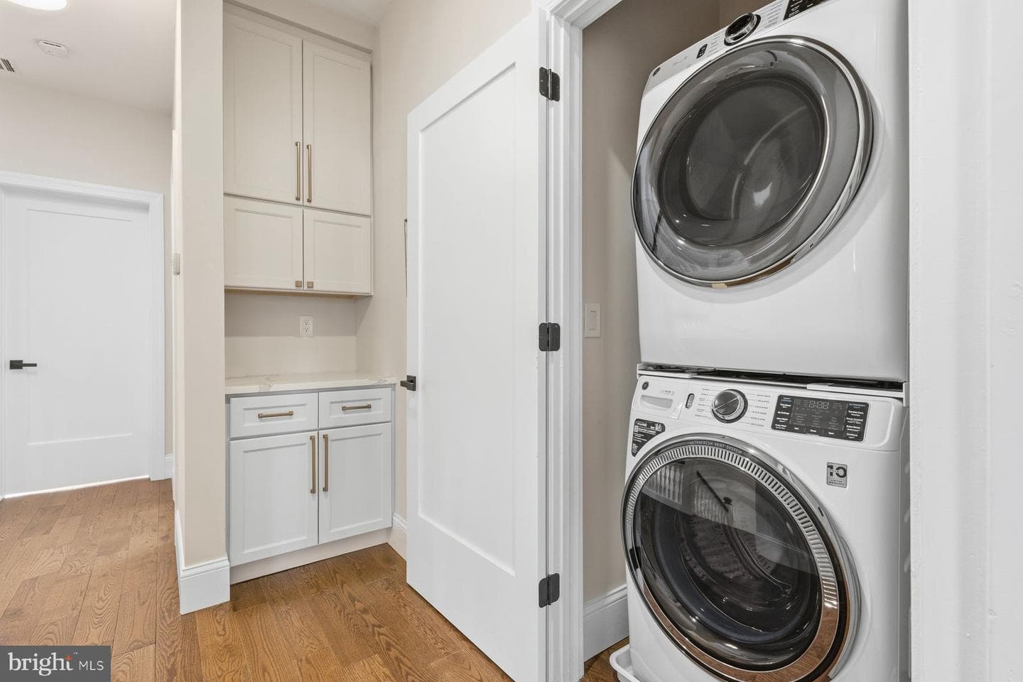 205 W Highland Avenue photo 31