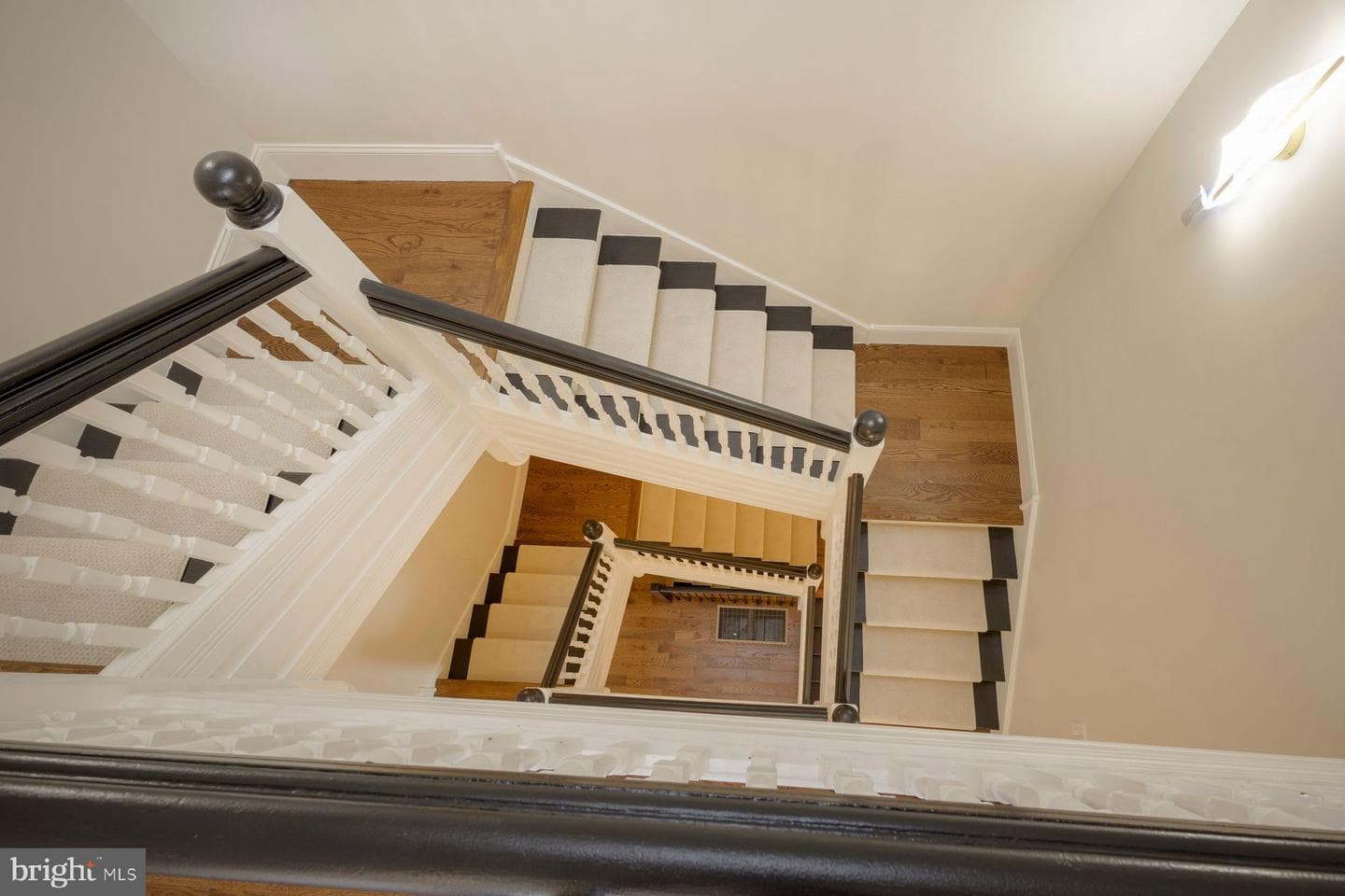205 W Highland Avenue photo 39