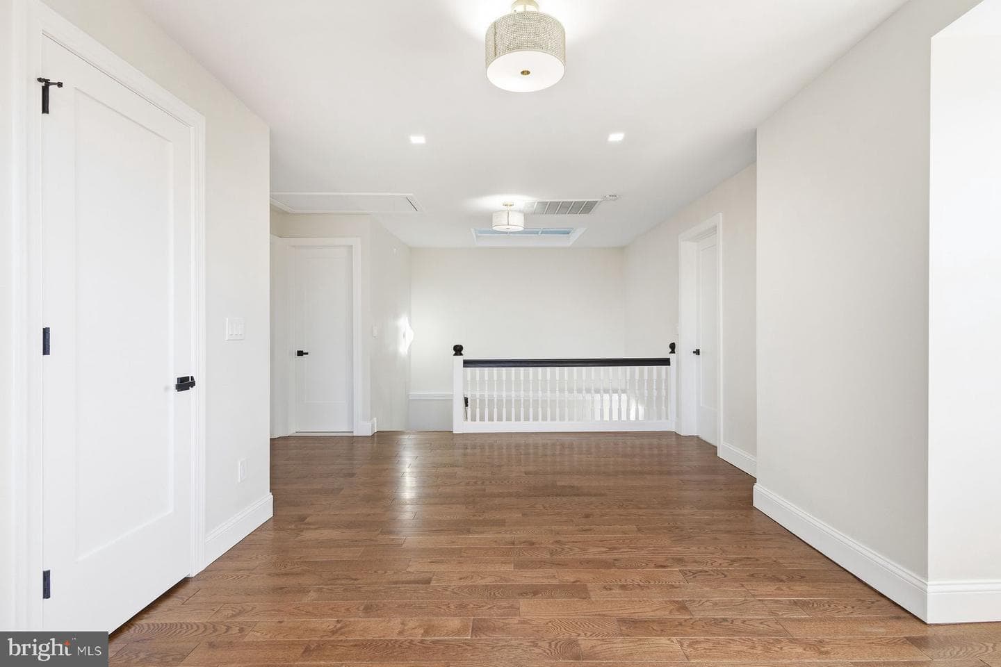 205 W Highland Avenue photo 41