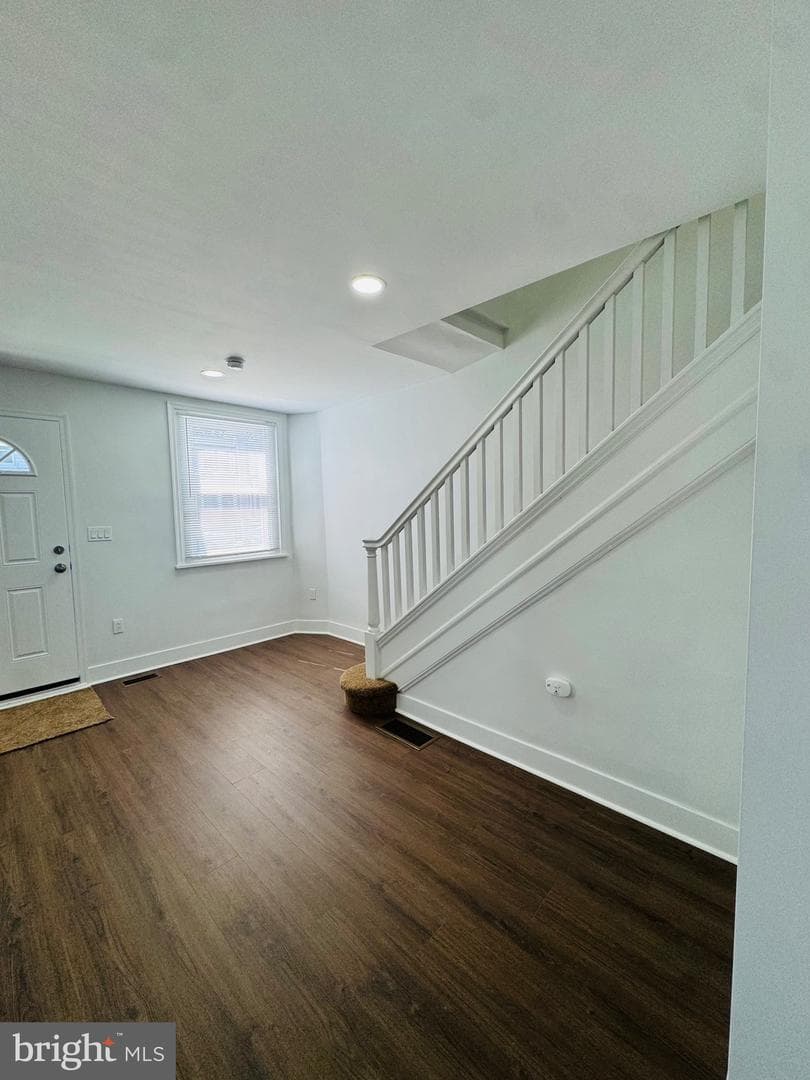 485 Robbins Street photo 18