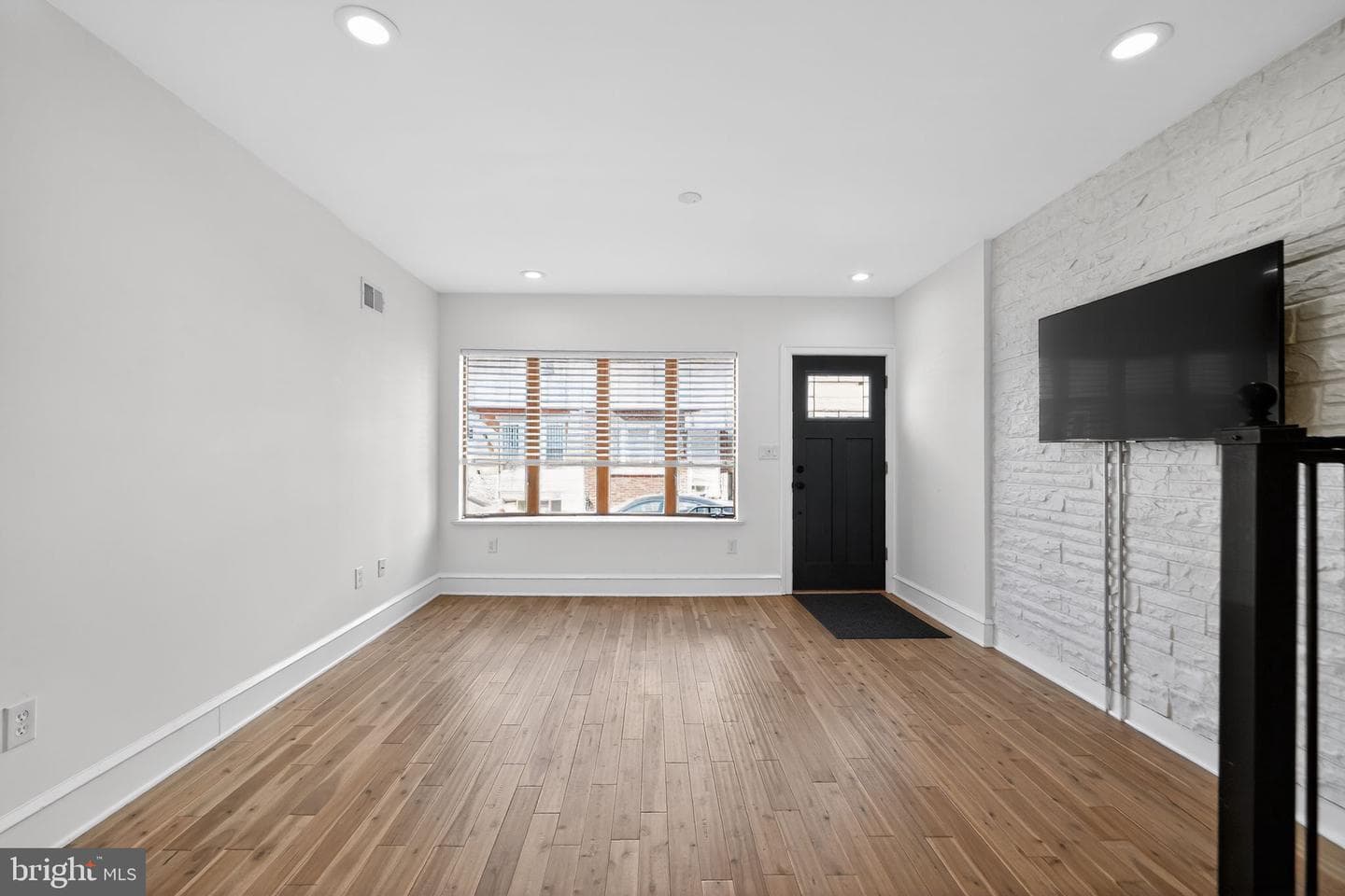 2627 S Camac Street photo 3