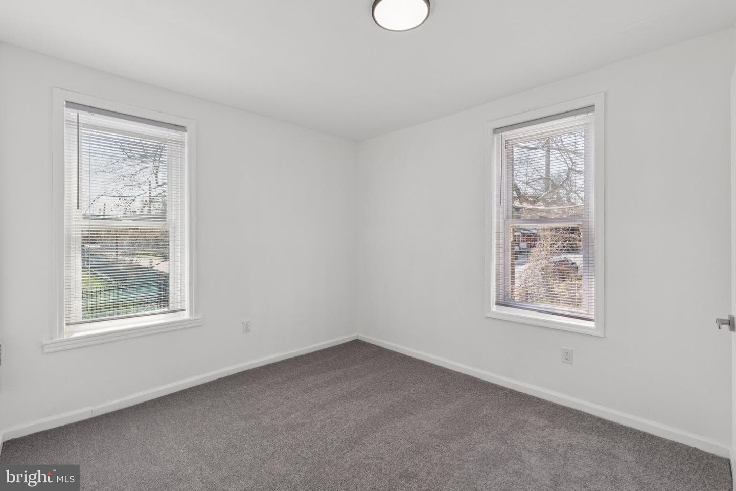 5914 N Norwood Street photo 14