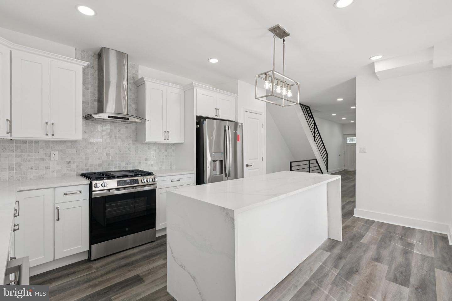 5914 N Norwood Street photo 18