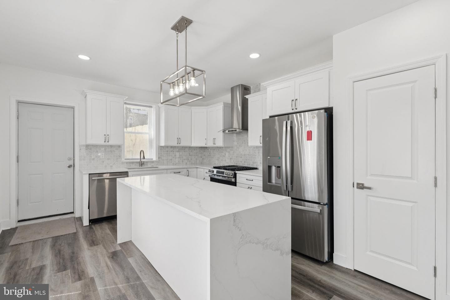5914 N Norwood Street photo 19