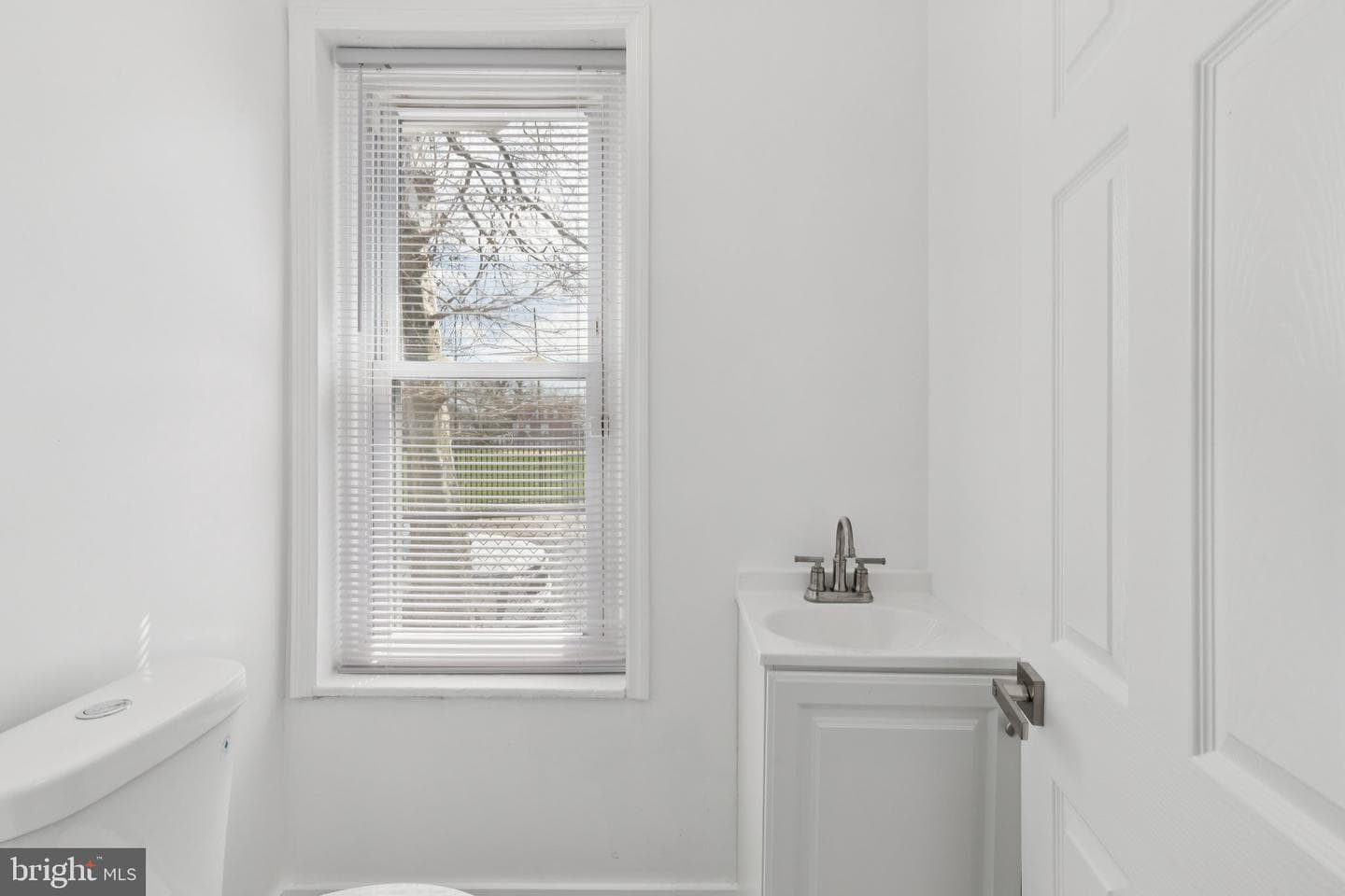 5914 N Norwood Street photo 22