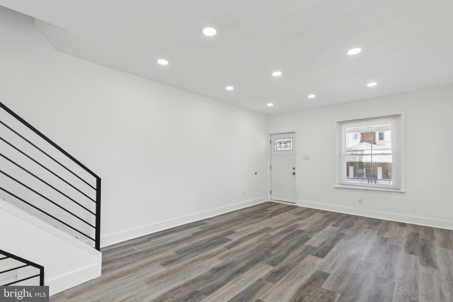 5914 N Norwood Street photo 23