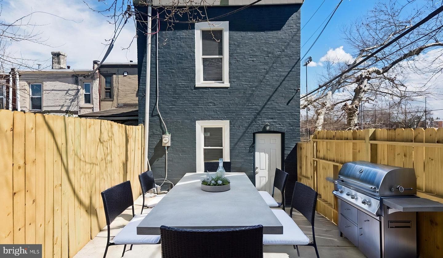 5914 N Norwood Street photo 8
