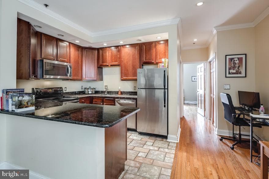 627-37 N 18th Street #208 photo 8