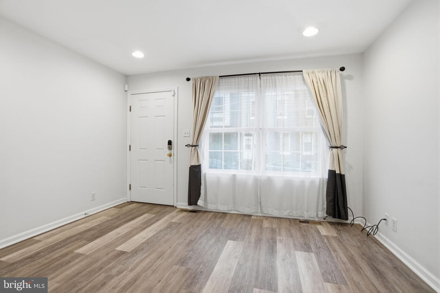 2537 Federal Street photo 5