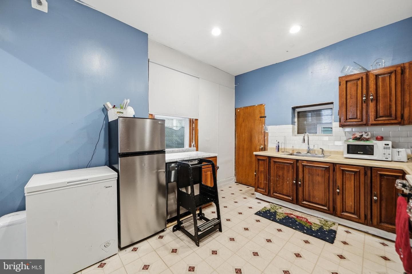 807 Cameron Street photo 6
