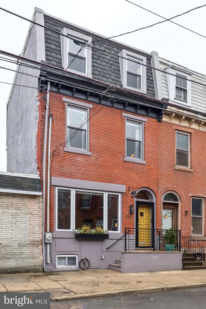 858 E Thompson Street photo 3