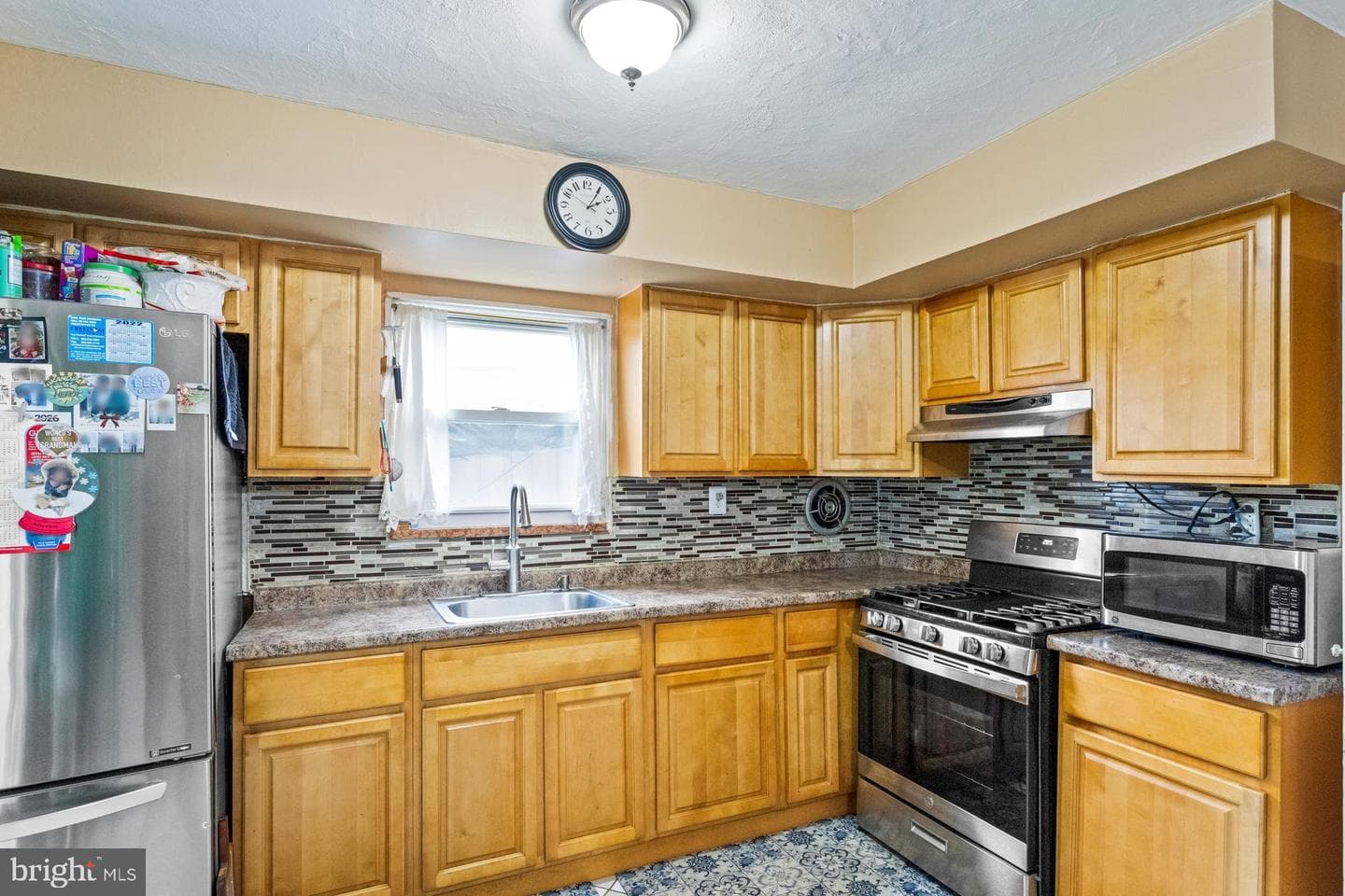 1043 Foster Street photo 12