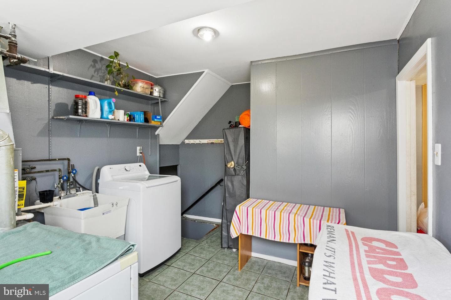 1043 Foster Street photo 14