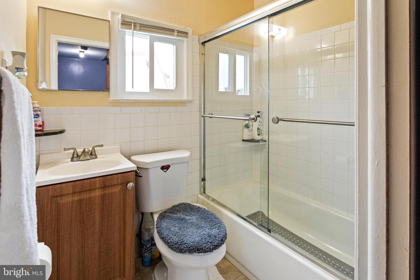 1043 Foster Street photo 20