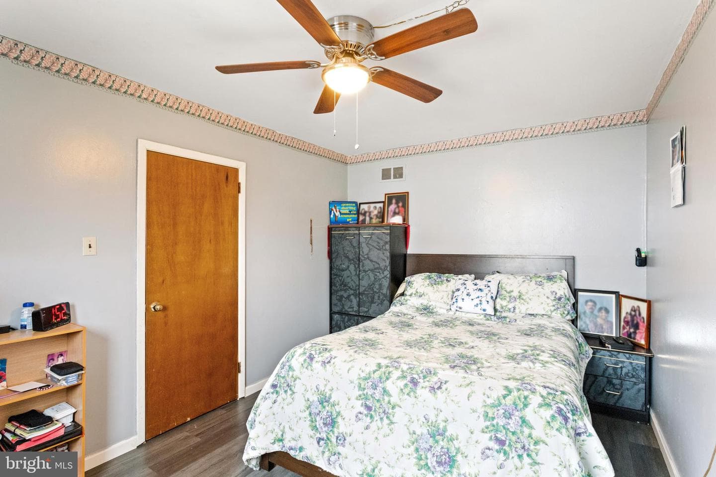 1043 Foster Street photo 21