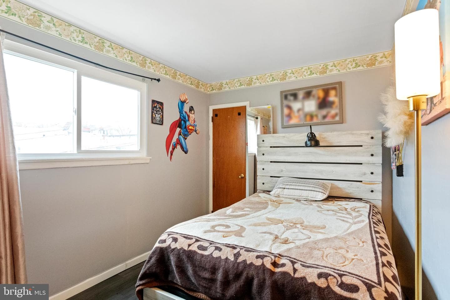 1043 Foster Street photo 22