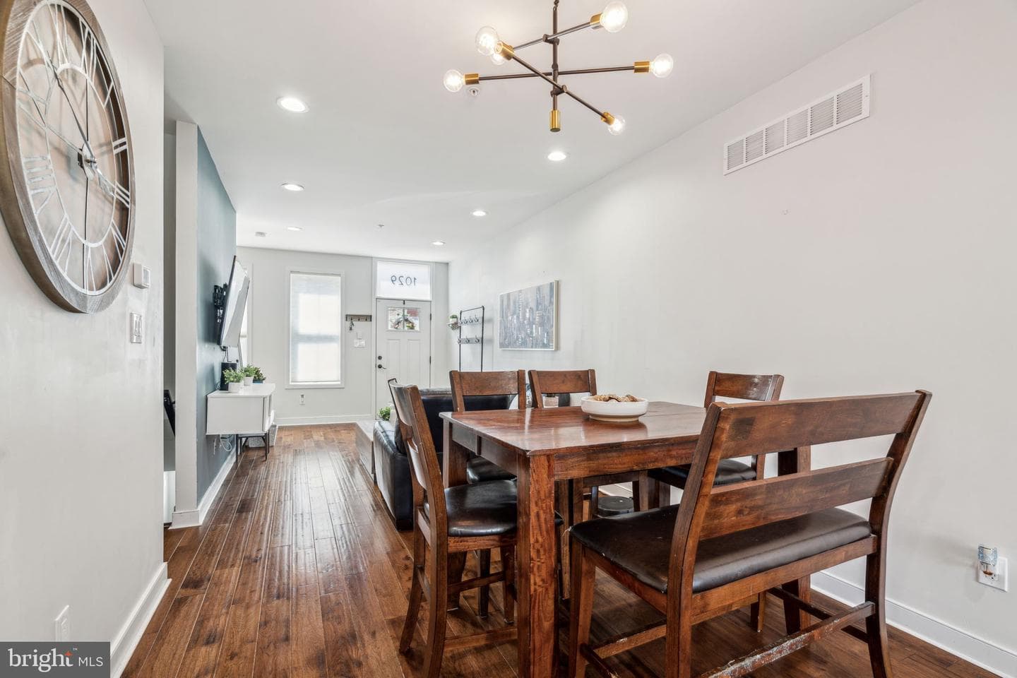 1029 Earl Street photo 10