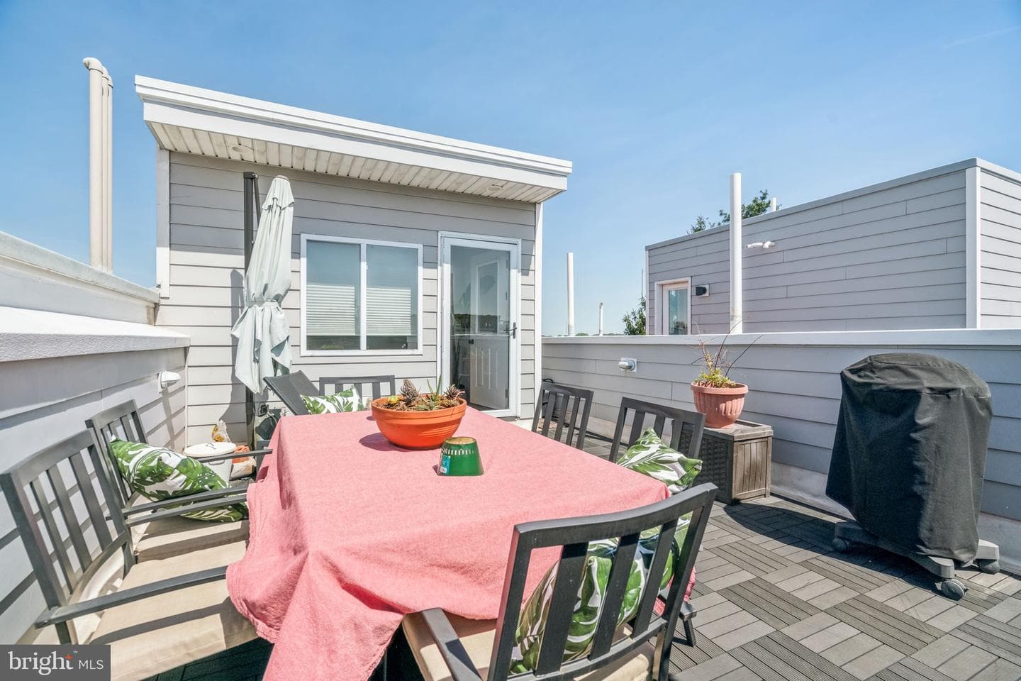1029 Earl Street photo 22