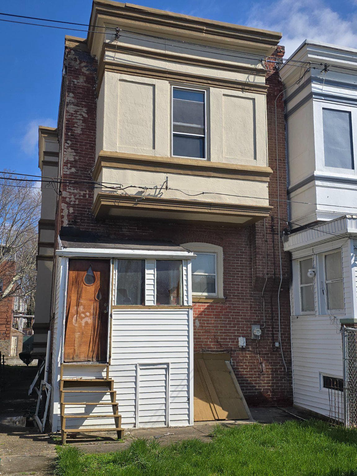 1426 Lindley Avenue photo 3