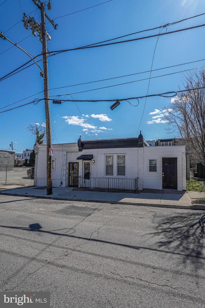 2020 E Haines Street photo 22