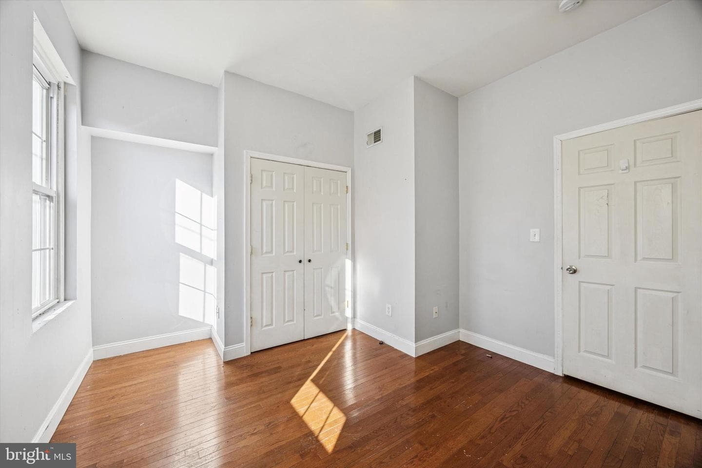 1625 Edgley St photo 10