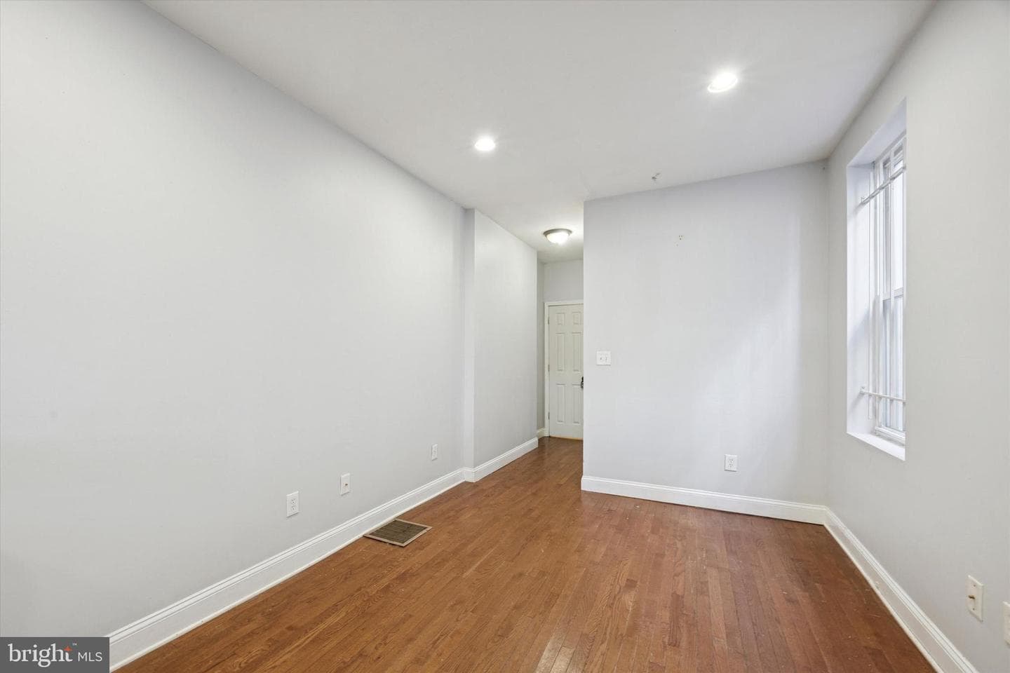1625 Edgley St photo 14