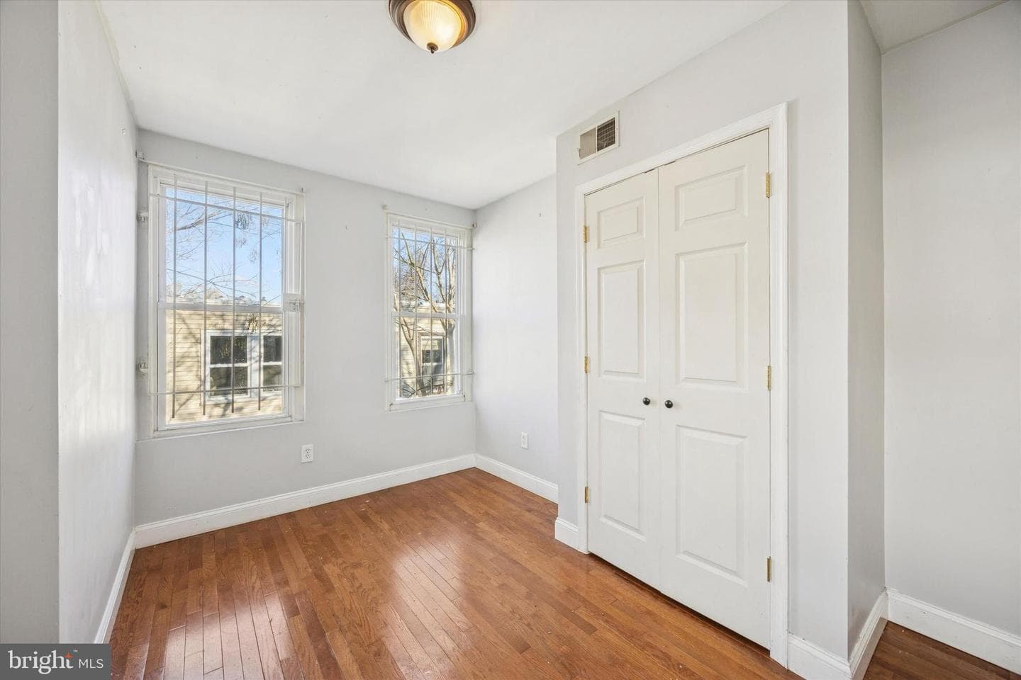 1625 Edgley St photo 9